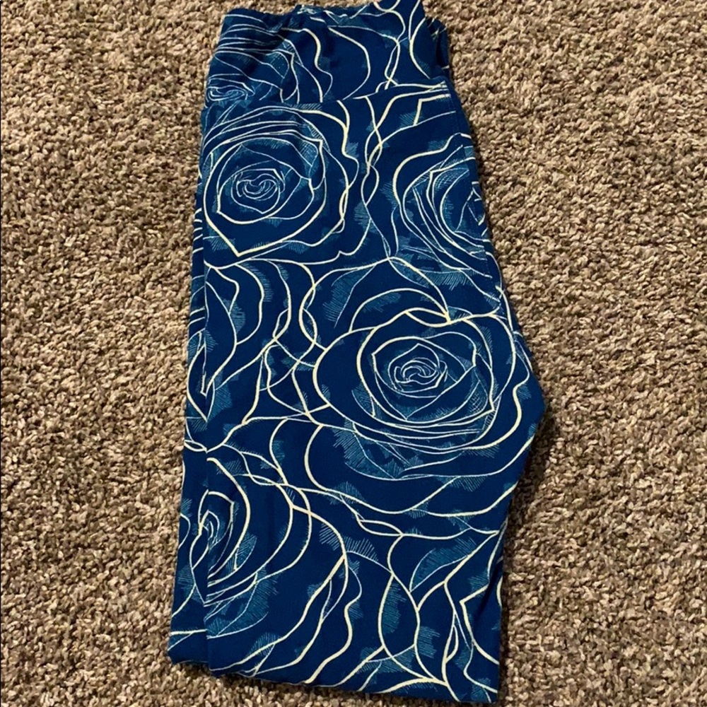 OS blue scribble roses Lularoe leggings